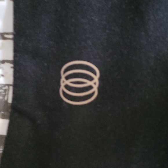 Balance Collection Leggings - Picture 5 of 7